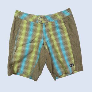 Patagonia Women's Slabstick Shorts Green Plaid Outdoors Gorpcore Size 8